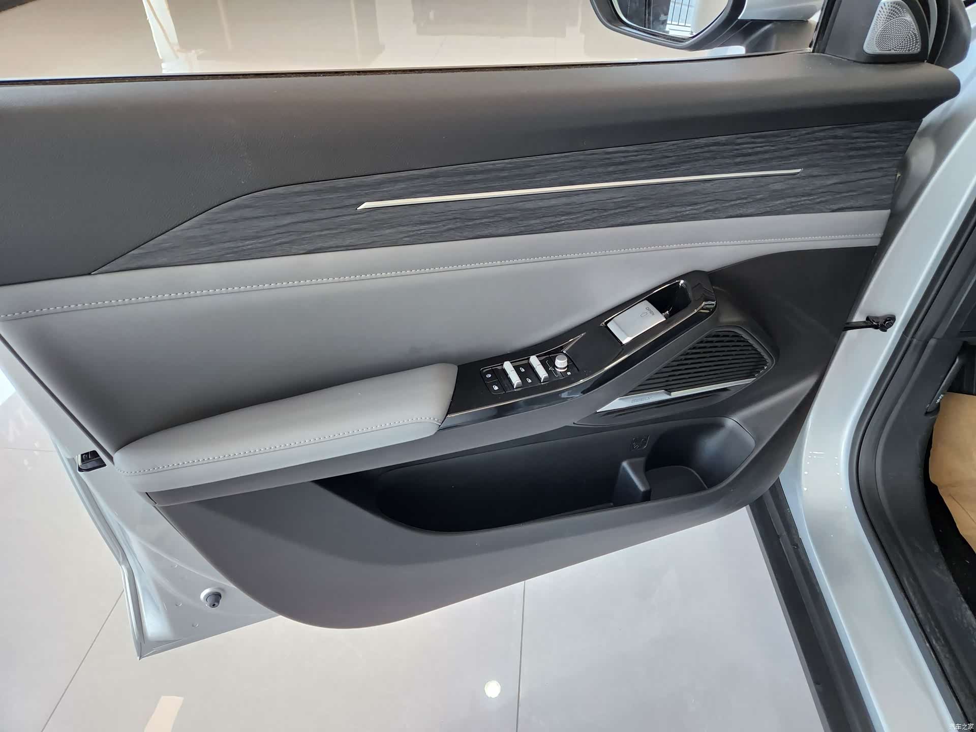 Geely Galaxy L6, 2025 4