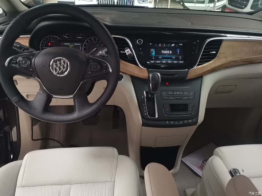 Buick GL8, 2018 10