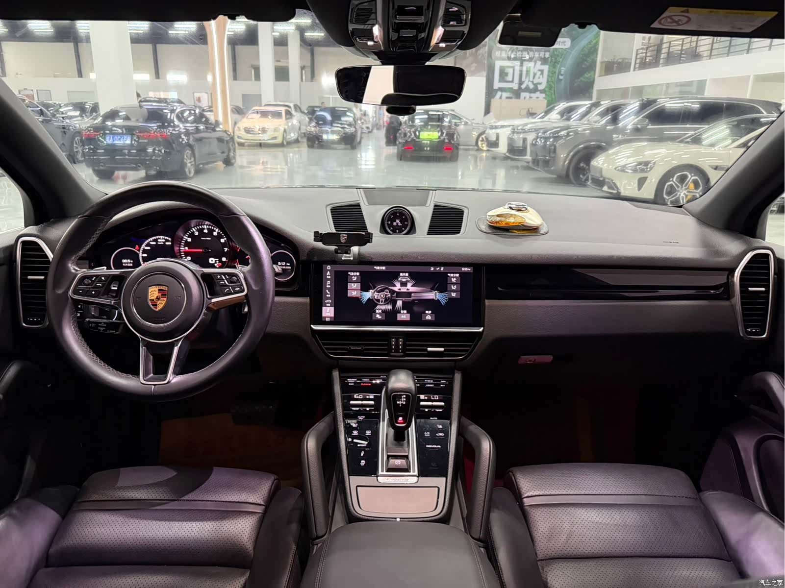 Porsche Cayenne, 2018 все фото