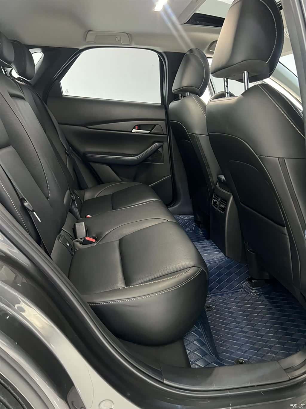 Mazda CX-30, 2022 11