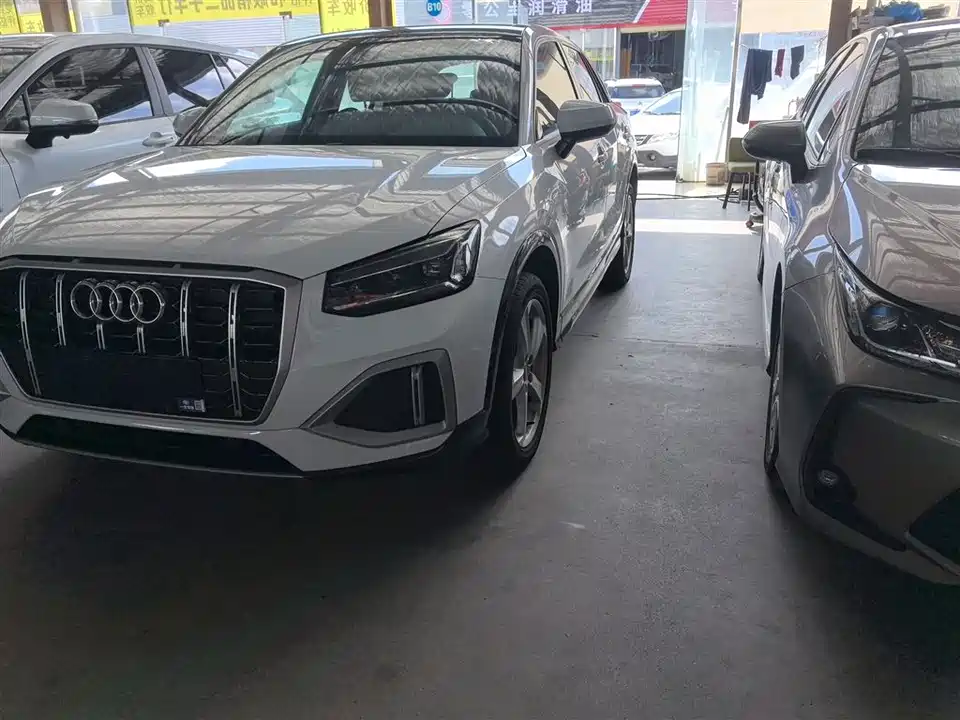 Audi Q2L