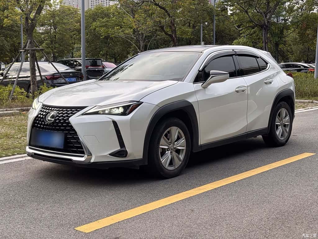 Lexus UX, 2022 2