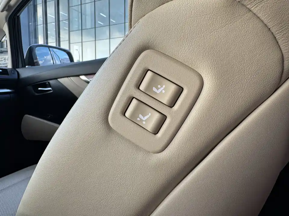 Toyota Elfa