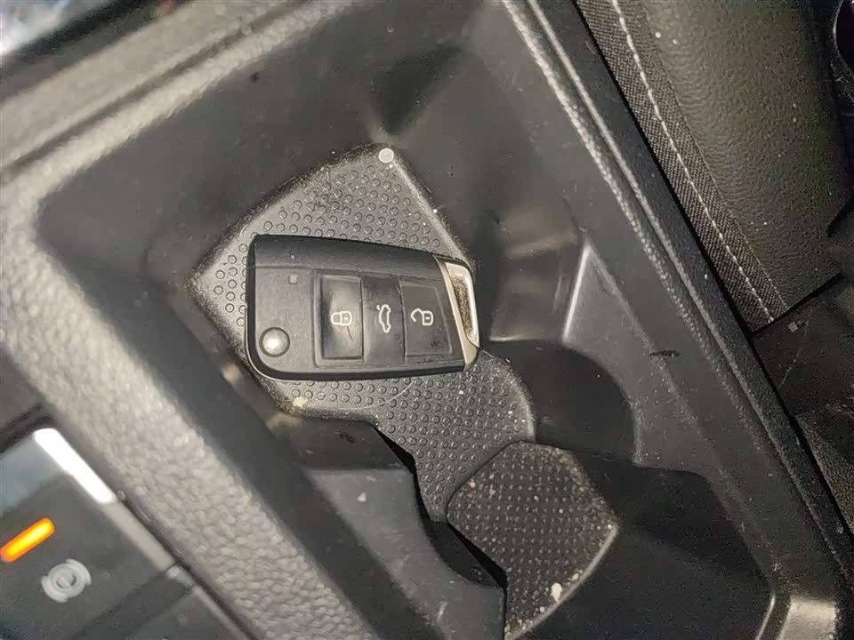 Volkswagen T-ROC exploring Songs