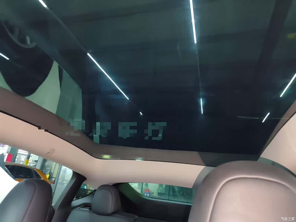 Tesla Model Y, 2023 18