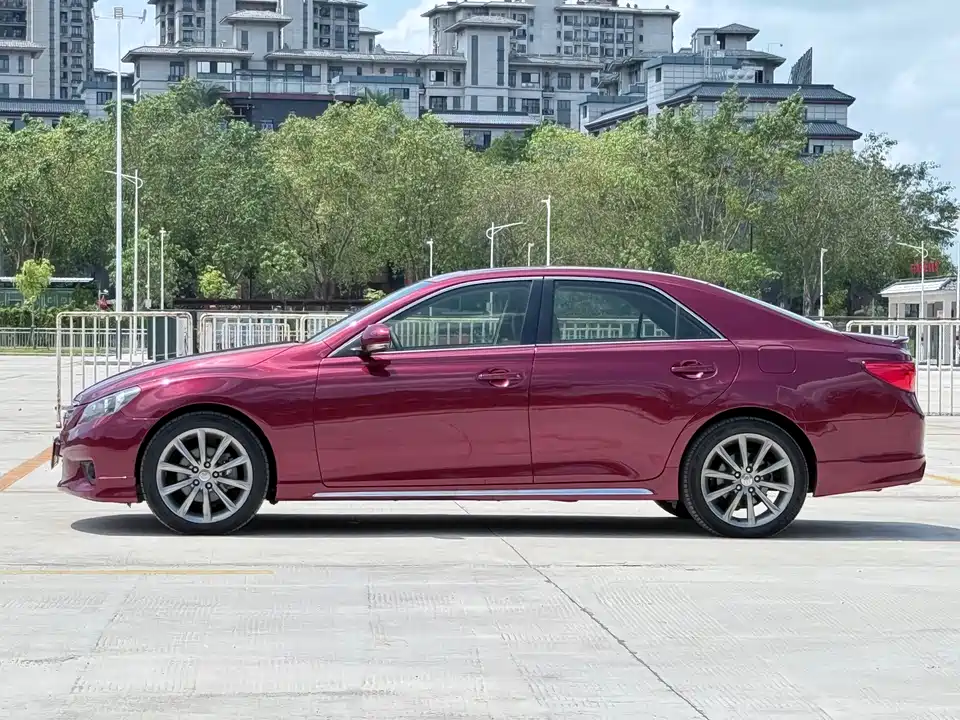 Toyota Reiz