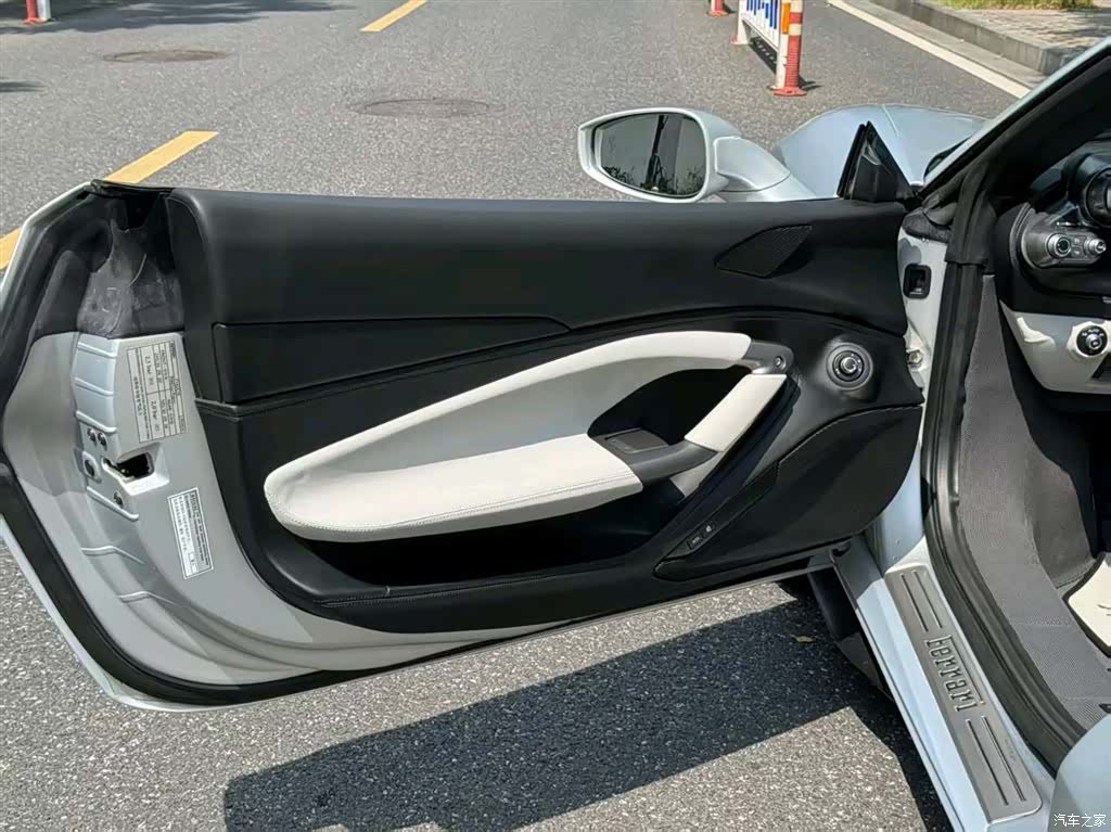 Ferrari F8, 2023 10