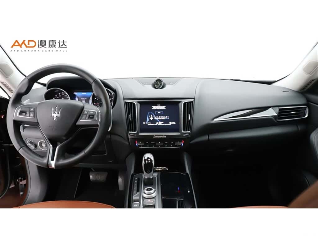 Maserati Levante, 2017 все фото