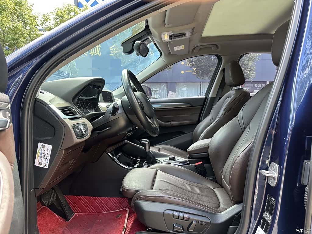 BMW X1, 2018 все фото