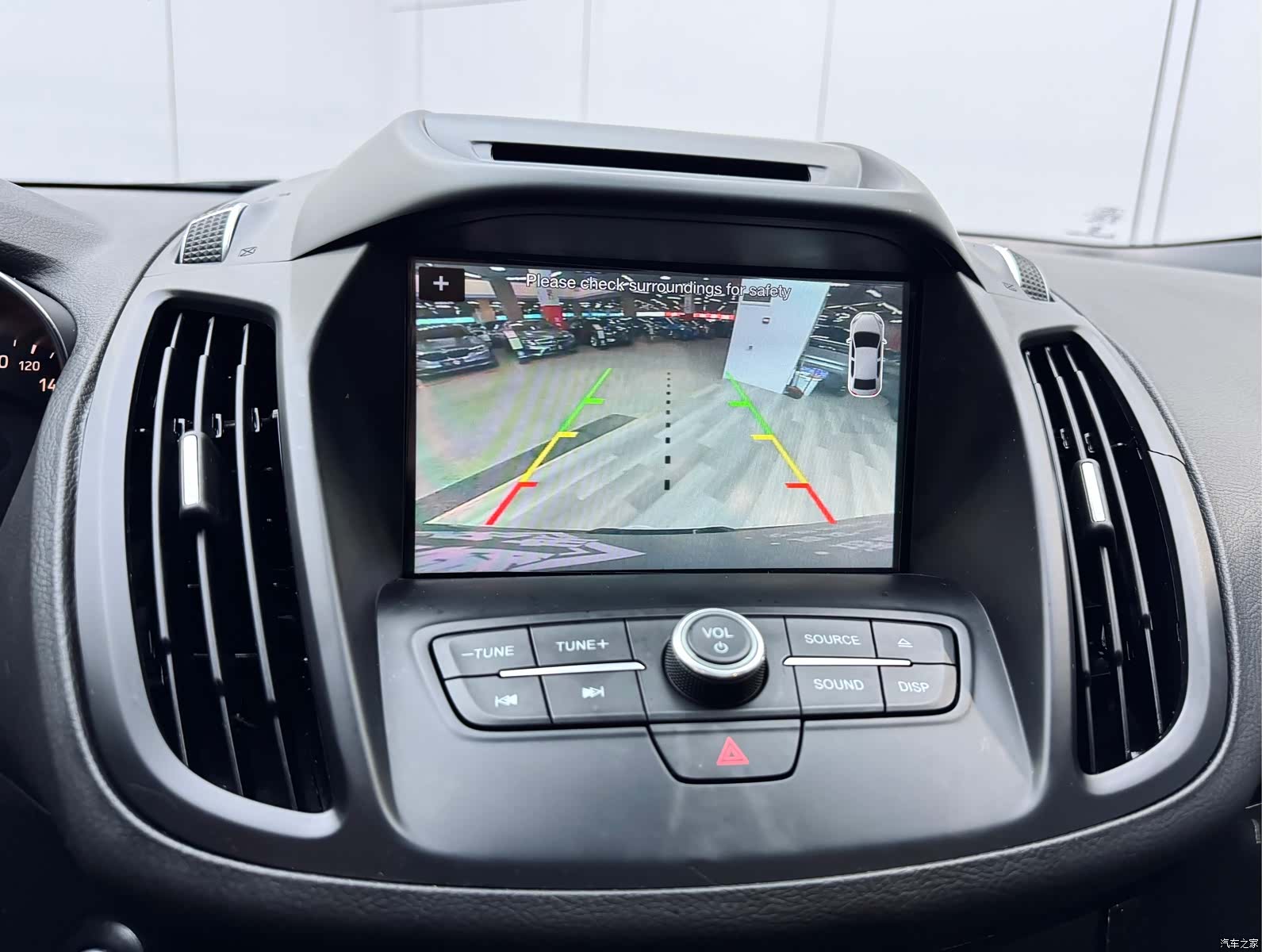 Ford Kuga, 2017 3
