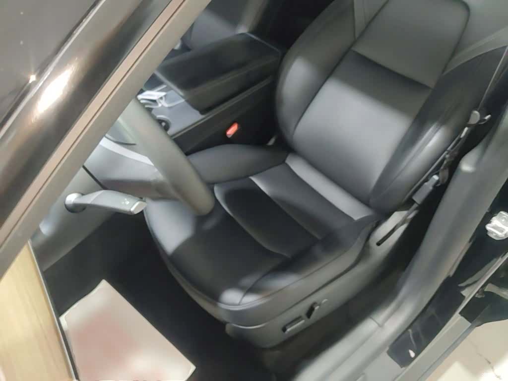 Tesla Model Y, 2022 15