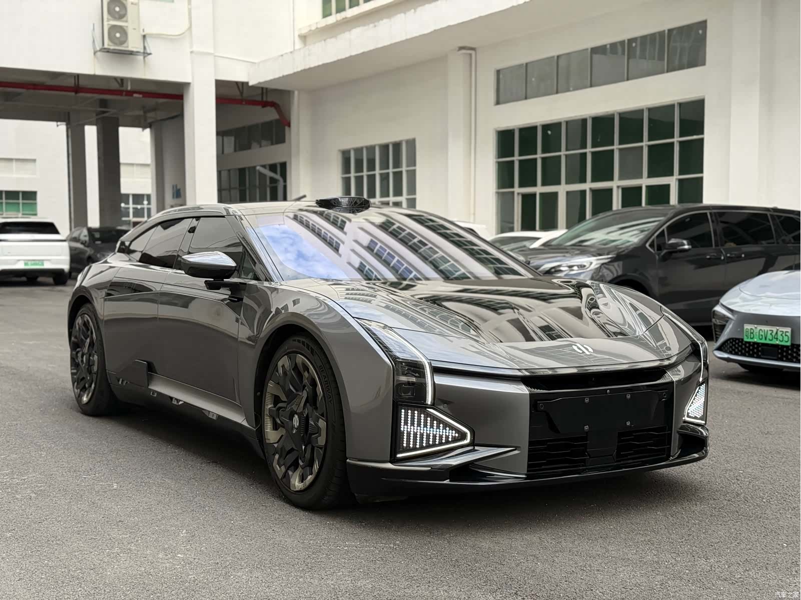 HiPhi Z, 2023 3