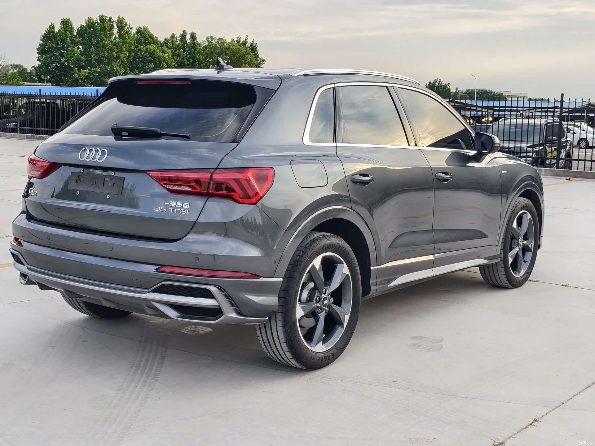 Audi Q3, 2022 все фото