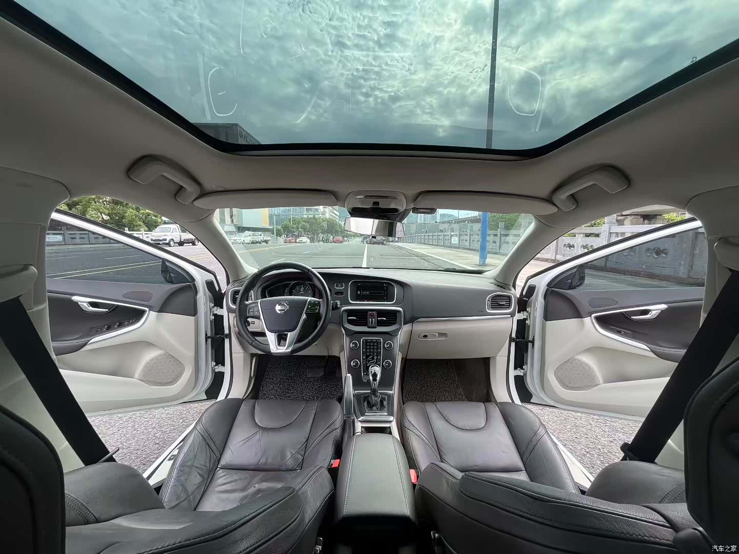 Volvo V40, 2013 6