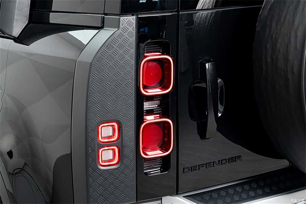Land Rover Defender, 2021 10