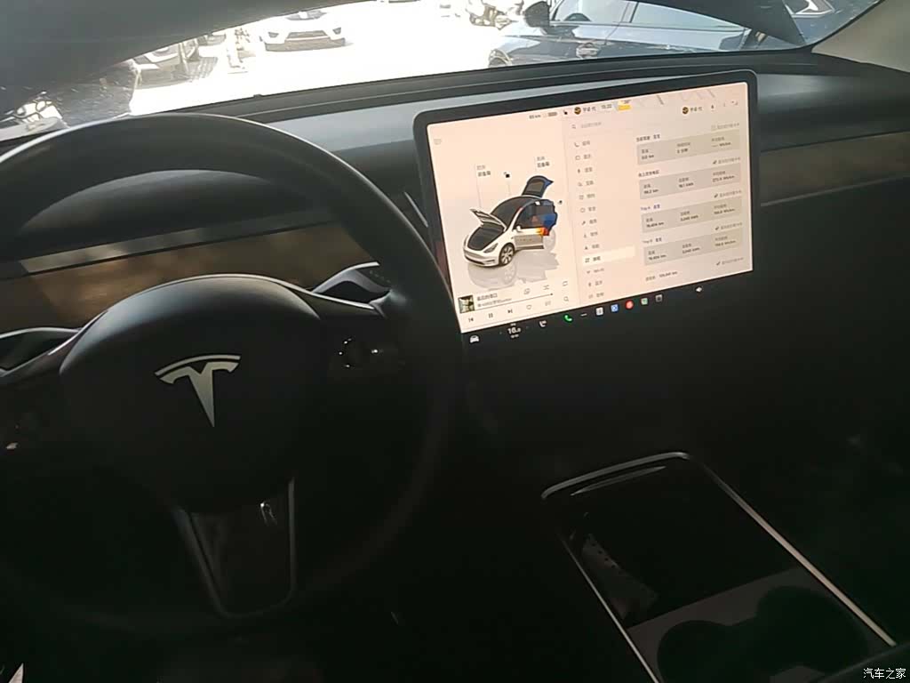 Tesla Model Y, 2022 14