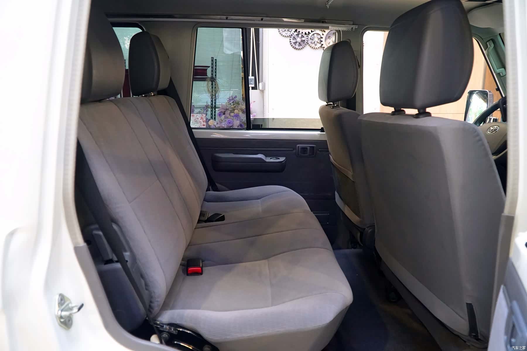 Toyota Land Cruiser, 2023 10
