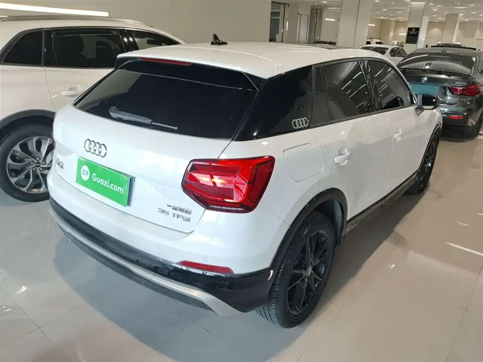 Audi Q2L