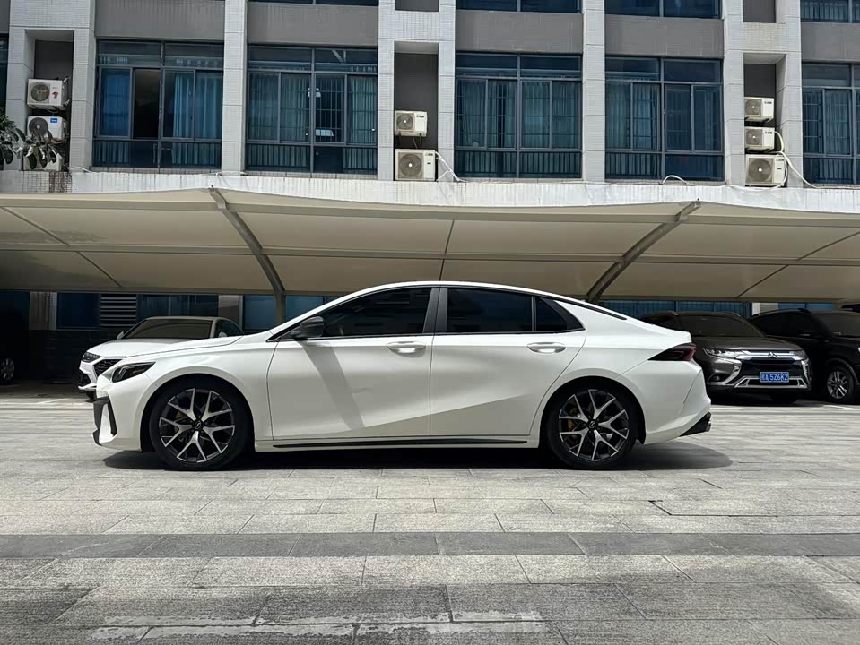 Trumpchi Shadow Leopard