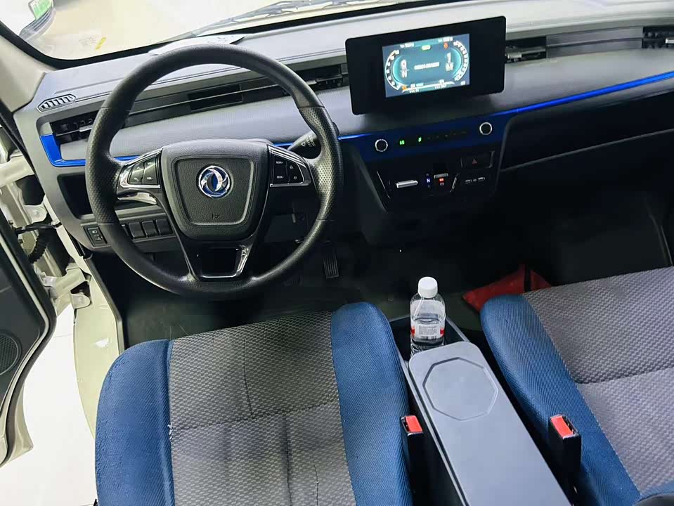 Dongfeng Yufeng EM27