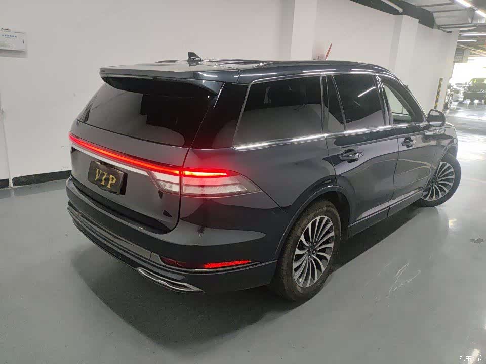 Lincoln Aviator, 2023 9
