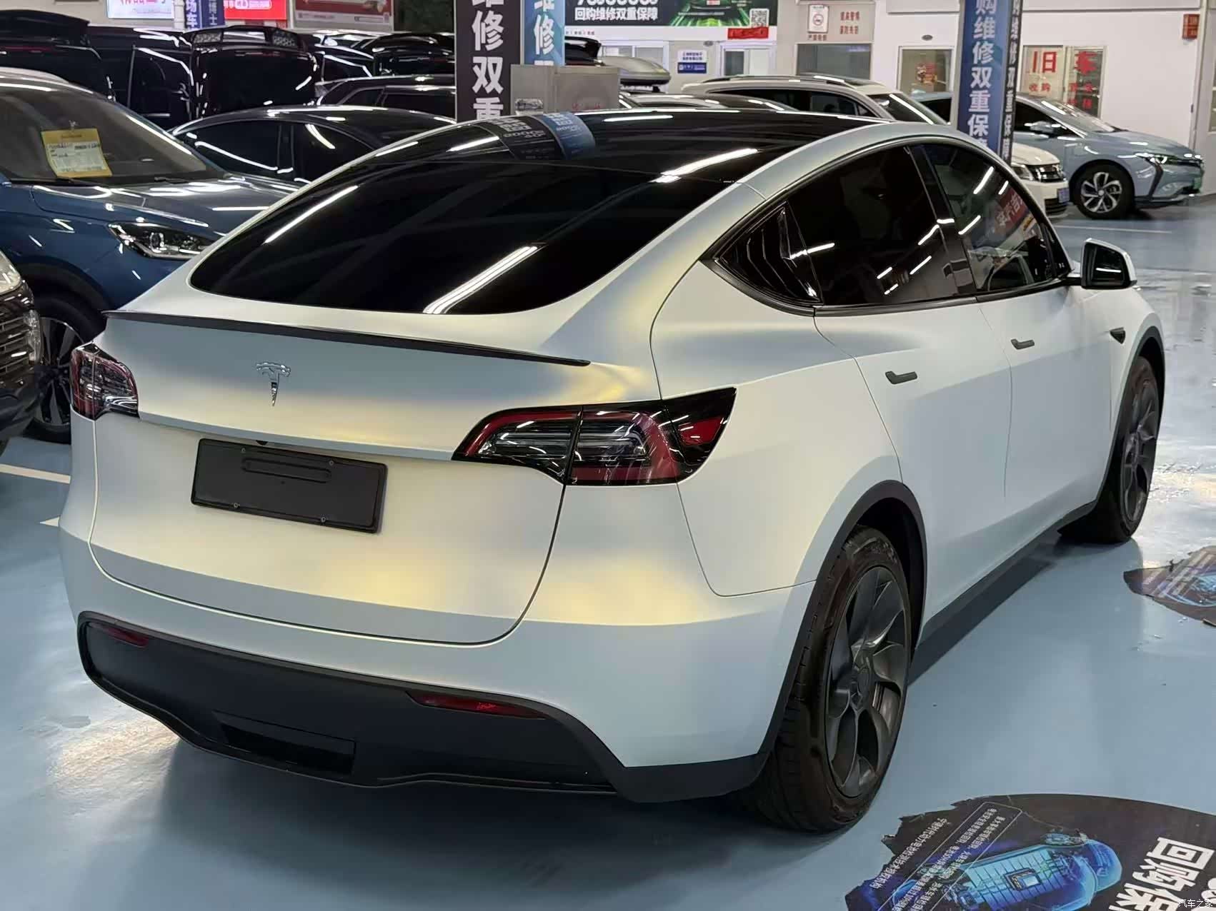 Tesla Model Y, 2022 все фото