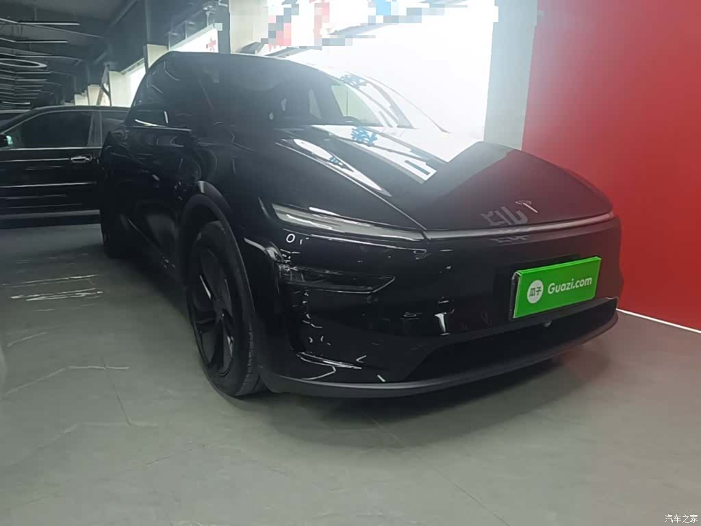 Tesla Model Y, 2025 4