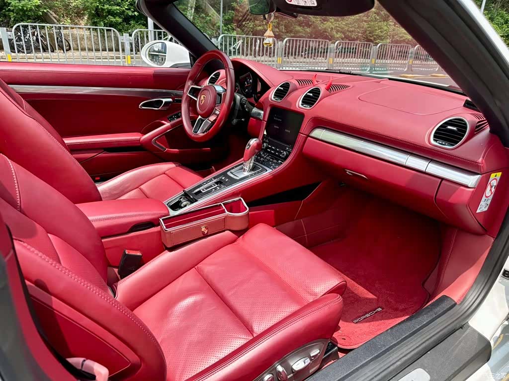 Porsche Boxster, 2018 12