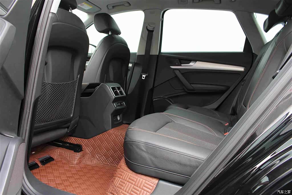 Audi Q5L, 2019 10