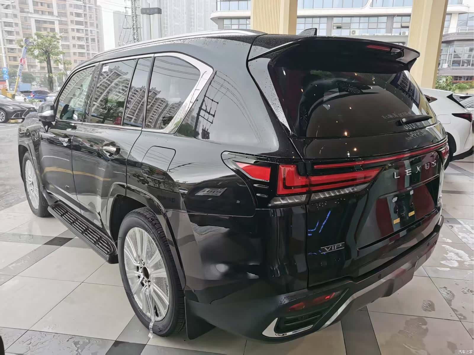 Lexus LX, 2025 8