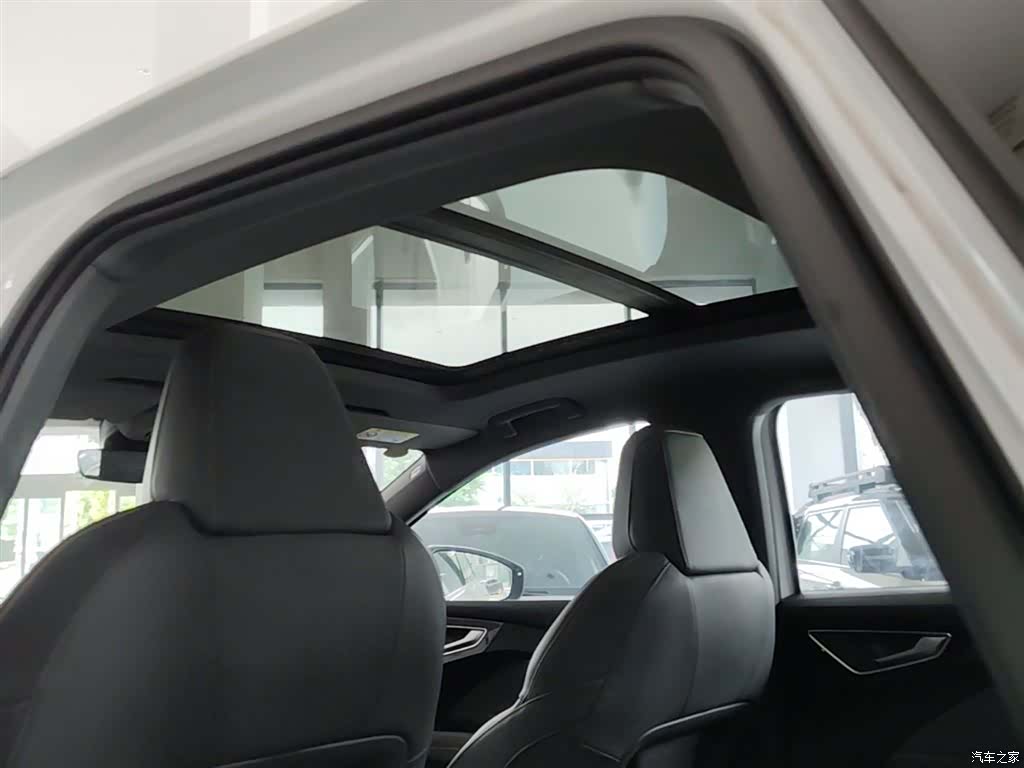 Audi Q4 e-tron, 2025 18