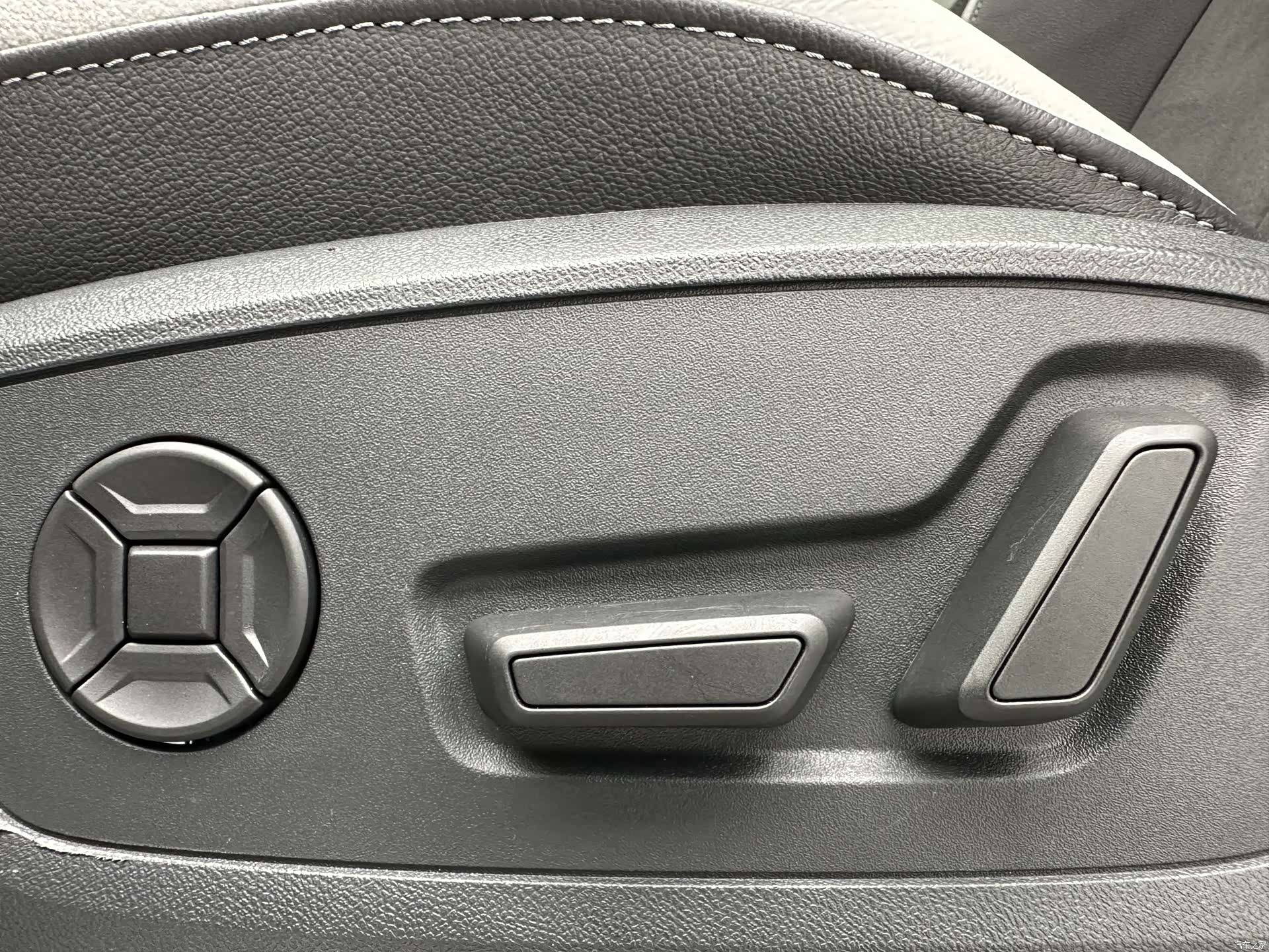 Audi Q3, 2023 13