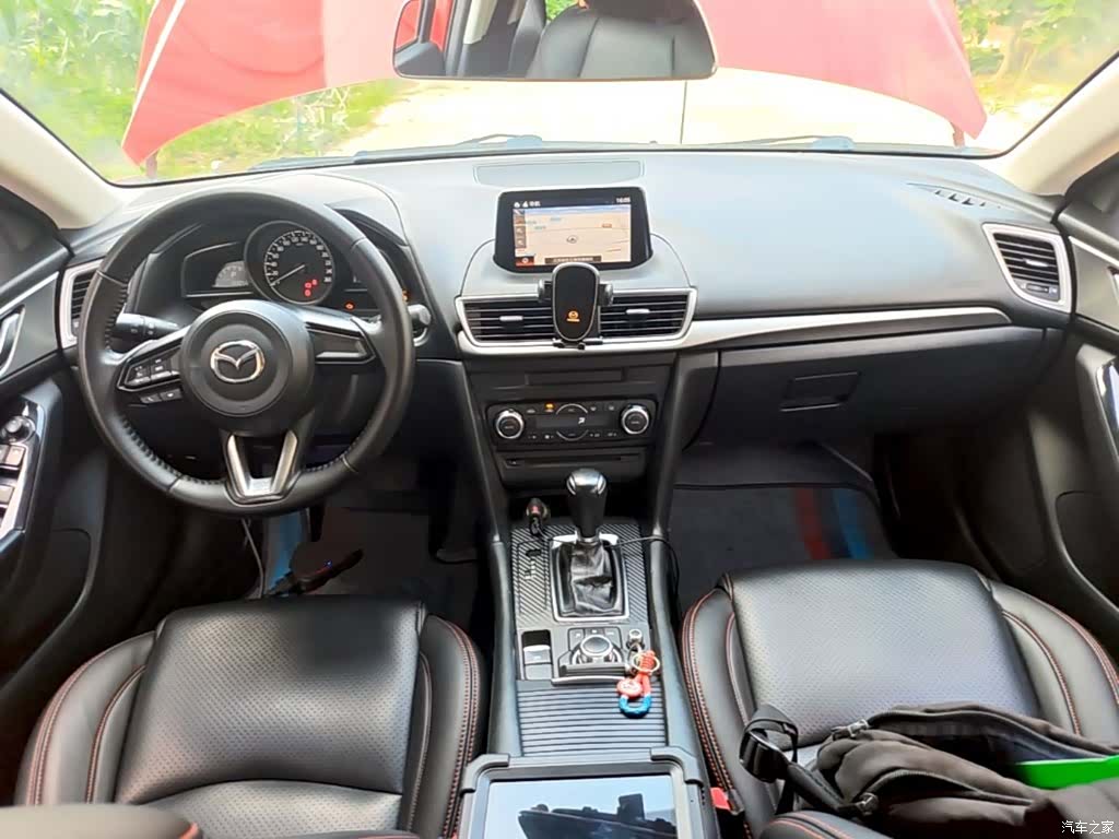 Mazda Mazda3, 2017 10