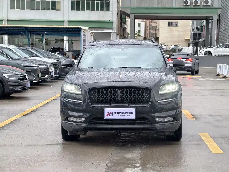 Lincoln Navigator