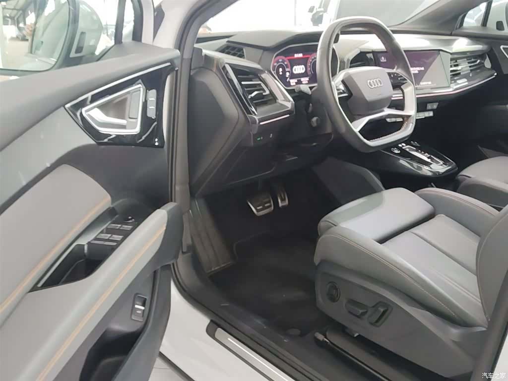 Audi Q4 e-tron, 2025 16