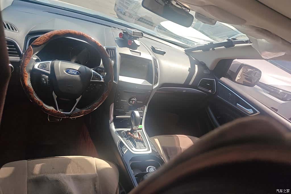 Ford Edge, 2015 11