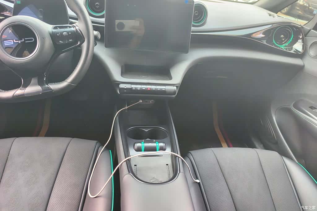 BYD Dolphin, 2024 16