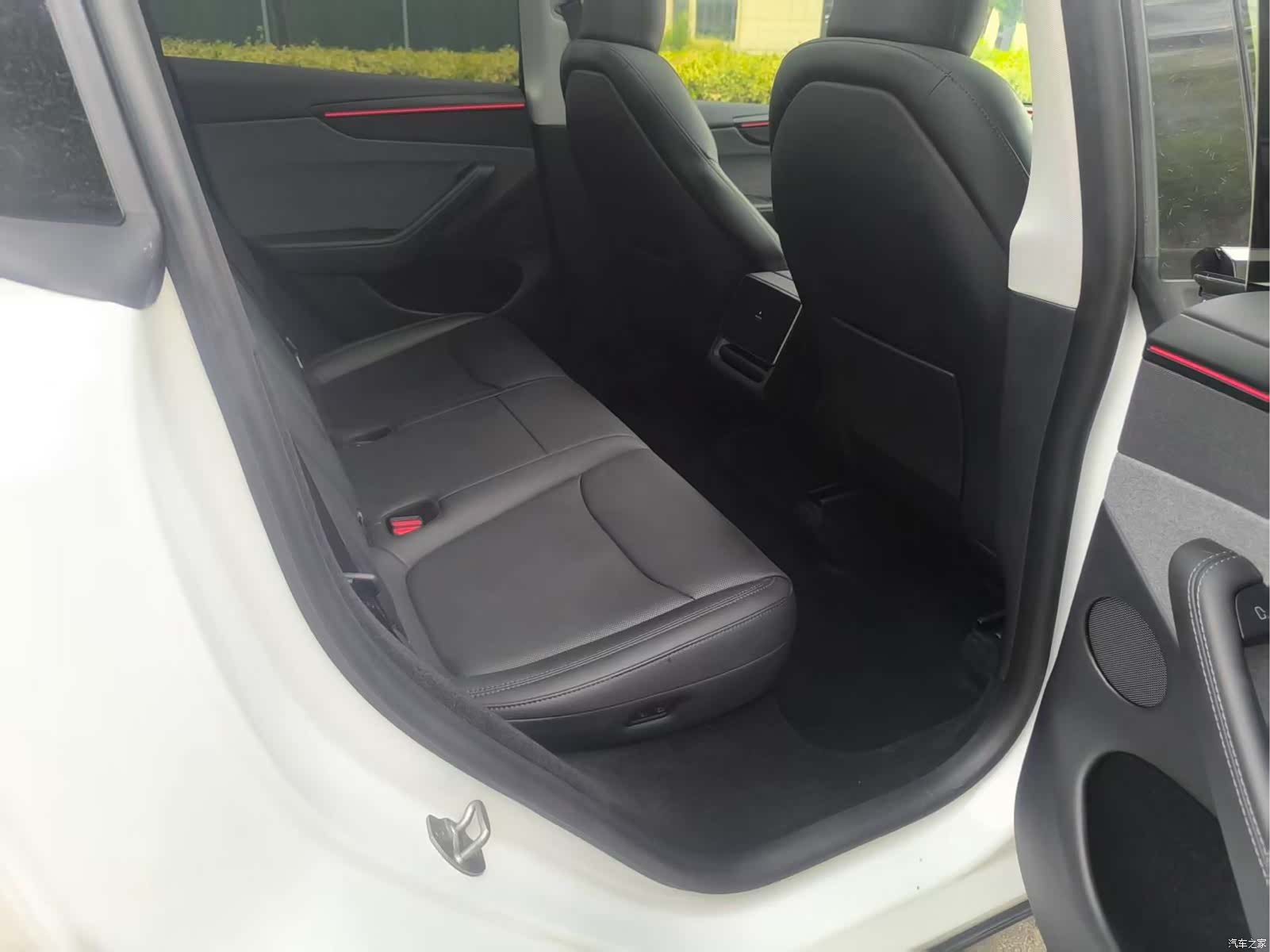 Tesla Model Y, 2025 11