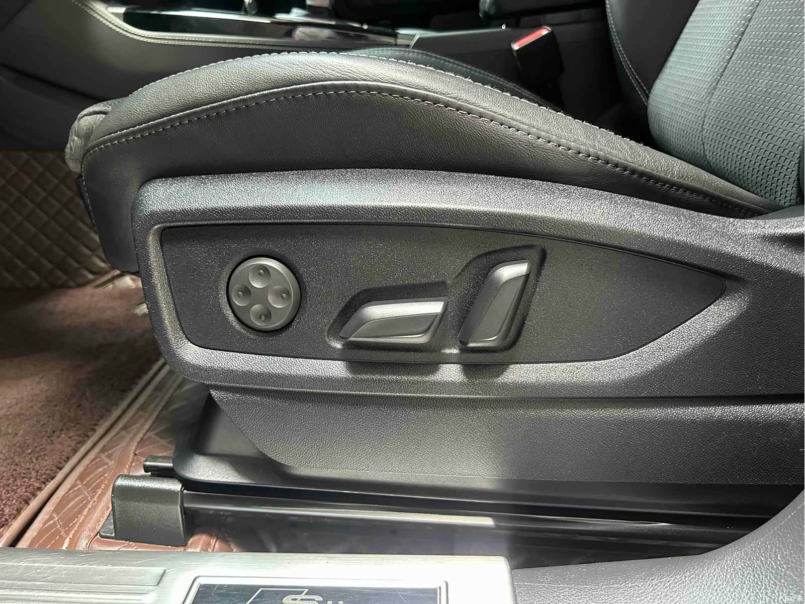 Audi Q5L, 2022 12