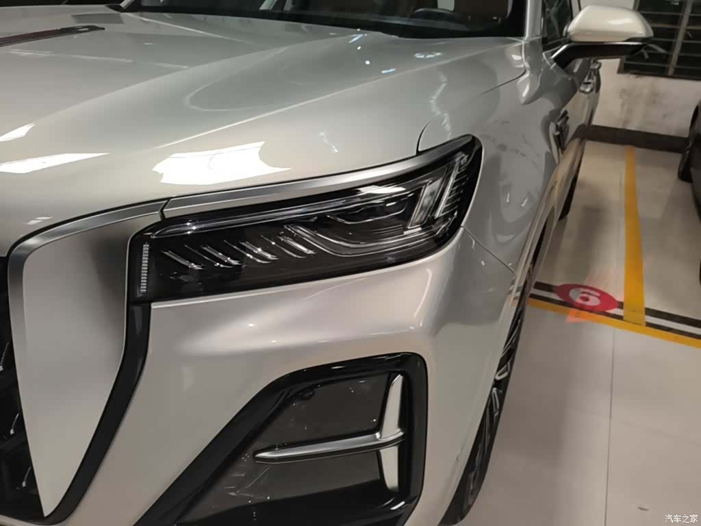 Hongqi HS5, 2023 24