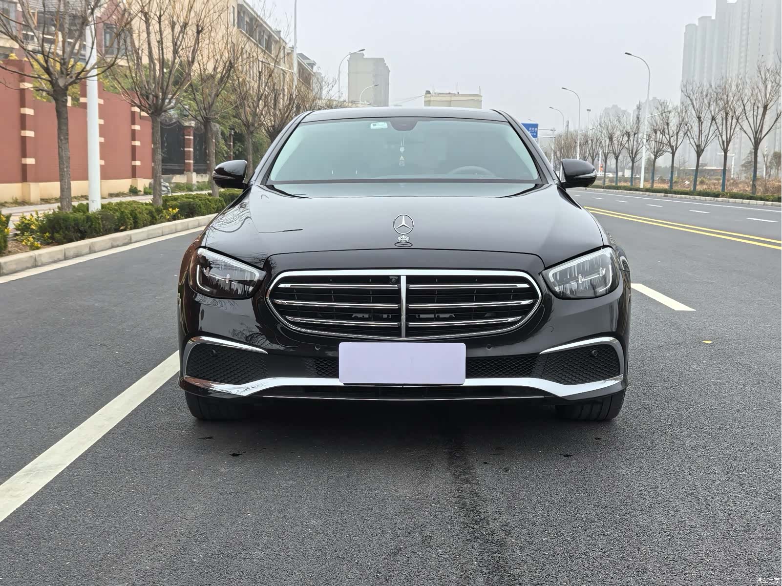 Mercedes-Benz E-Class, 2023 3