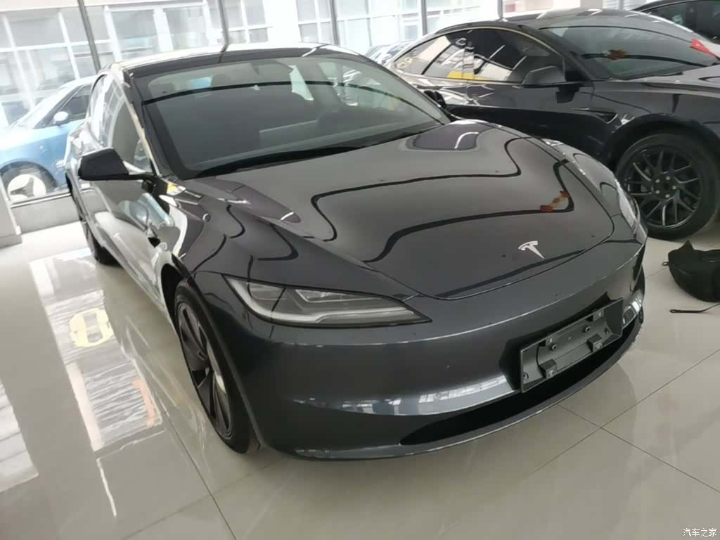 Tesla Model 3, 2024 4