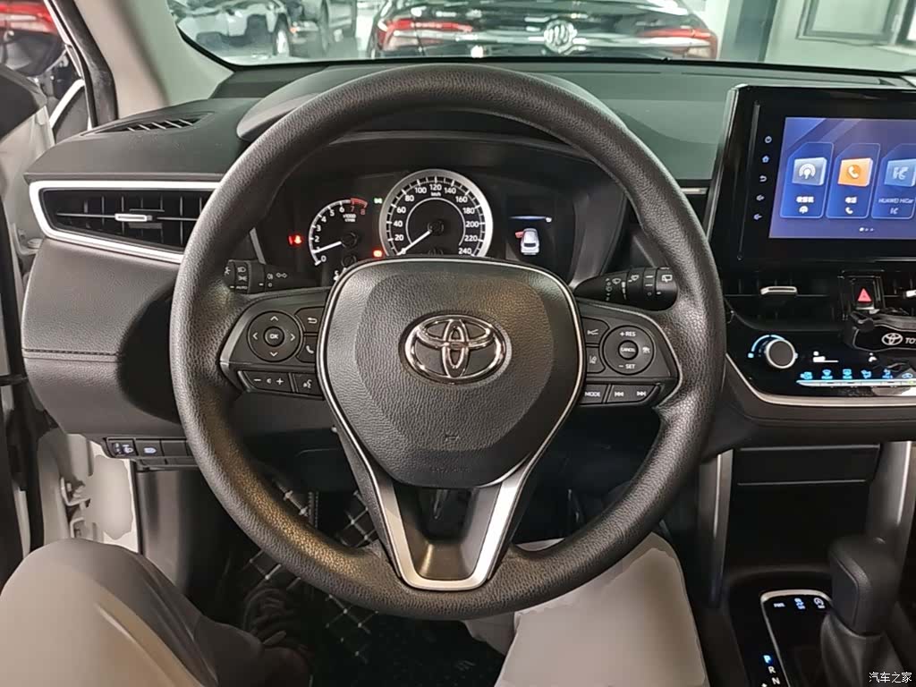 Toyota Frontlander, 2023 11