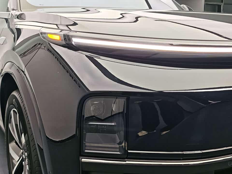 Li Auto Ideal L8