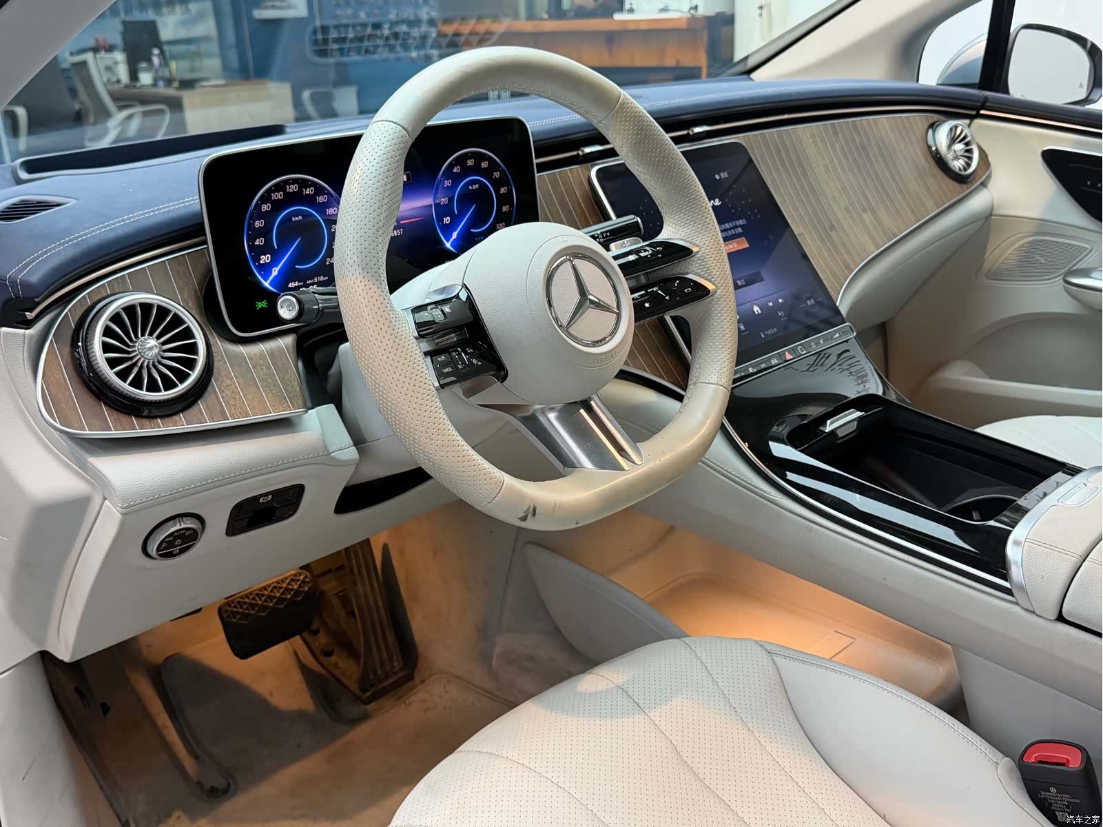 Mercedes-Benz EQE, 2025 8