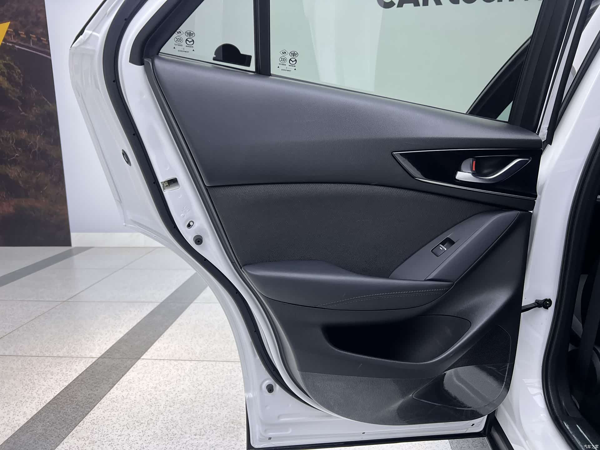 Mazda CX-4, 2023 23