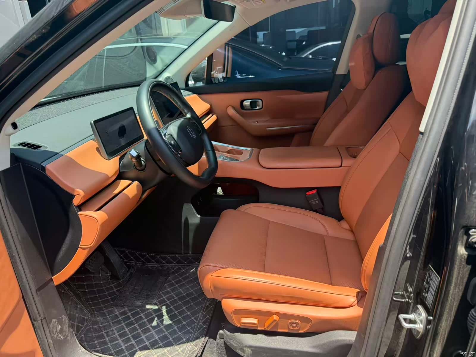 Leapmotor C16, 2025 4