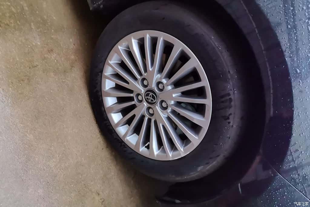 Toyota Camry, 2026 6