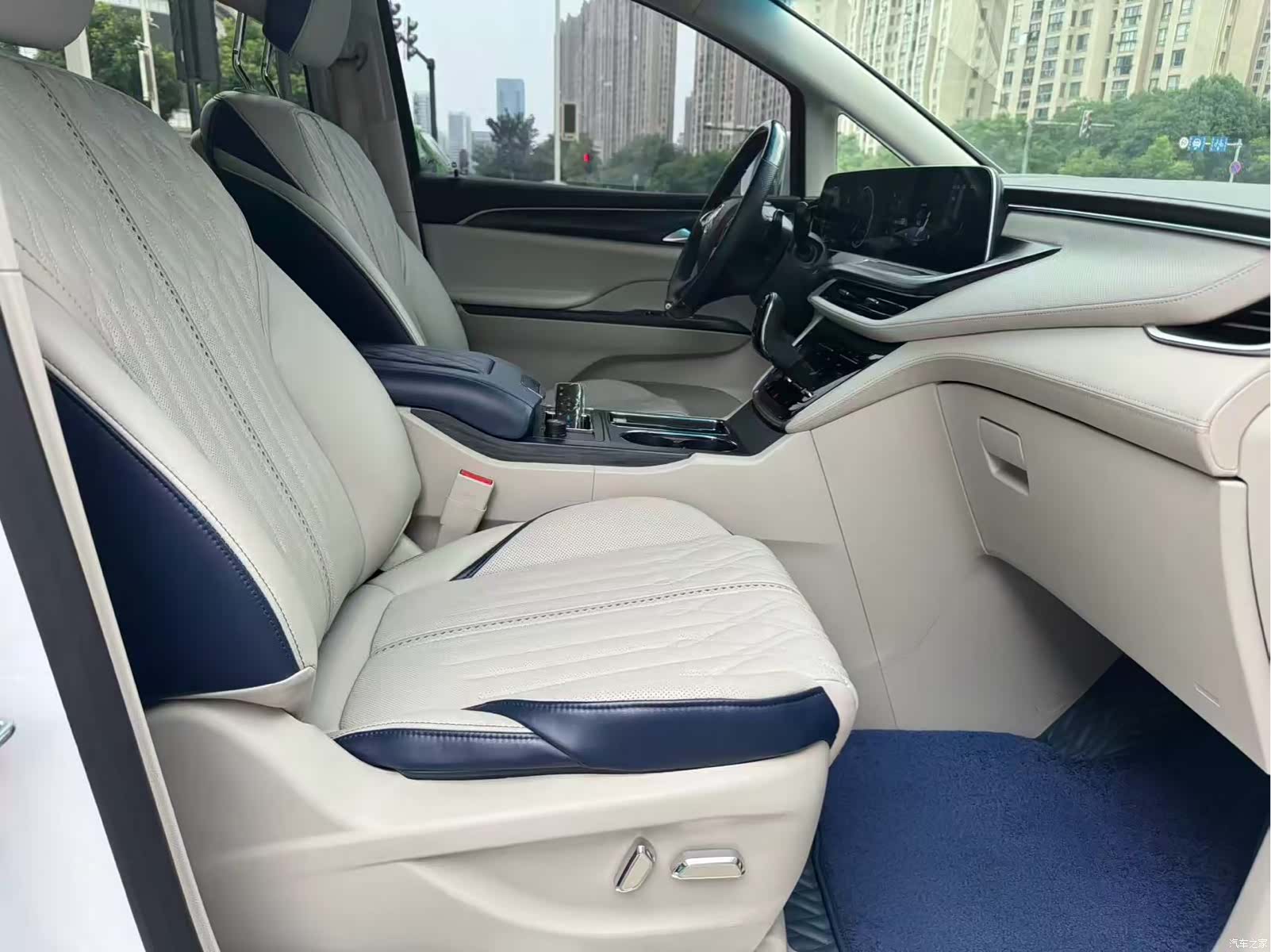Buick GL8, 2022 4