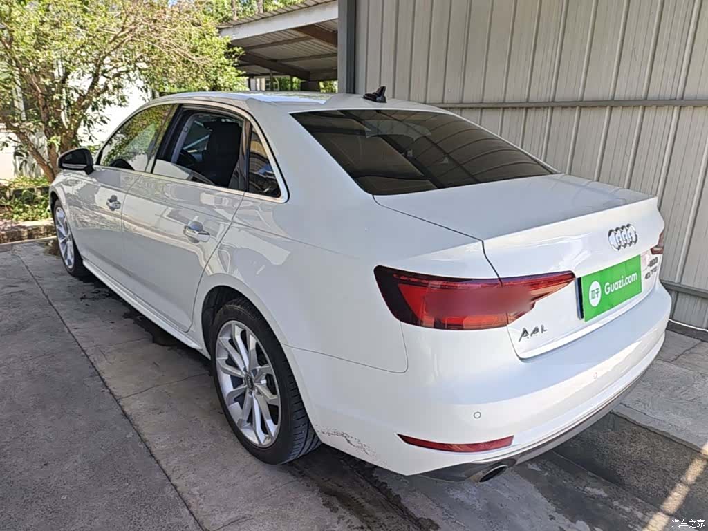 Audi A4L, 2018 все фото
